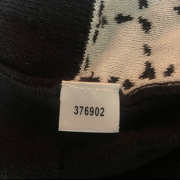 Ann Taylor
Black and White Patterned crew neck Cardigan
Back full black size XL - Picture 6 of 7